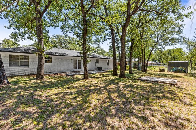 322 S BARBARA, Lacy Lakeview, TX 76705