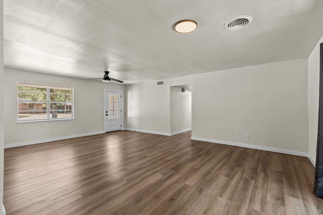 322 S BARBARA, Lacy Lakeview, TX 76705