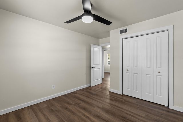 322 S BARBARA, Lacy Lakeview, TX 76705