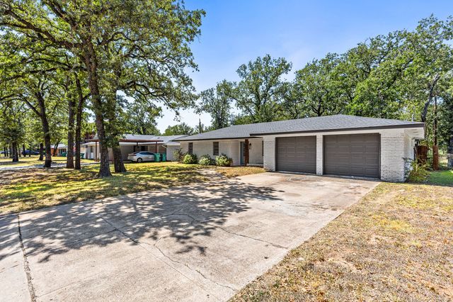 322 S BARBARA, Lacy Lakeview, TX 76705