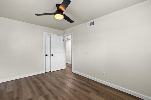 322 S BARBARA, Lacy Lakeview, TX 76705