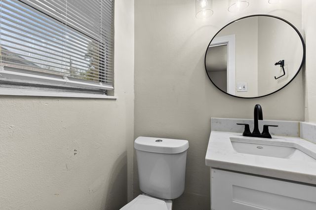 322 S BARBARA, Lacy Lakeview, TX 76705