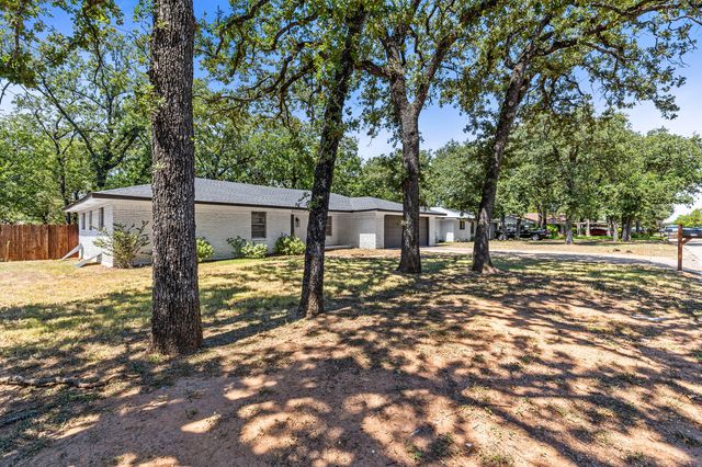 322 S BARBARA, Lacy Lakeview, TX 76705