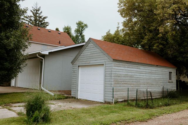 201 2nd Street W, Chokio, MN 56221