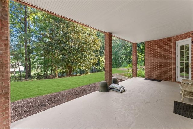 2040 Tee Drive, Braselton, GA 30517