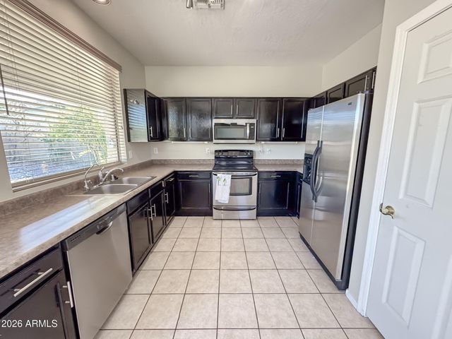 17552 W CANYON Lane, Goodyear, AZ 85338