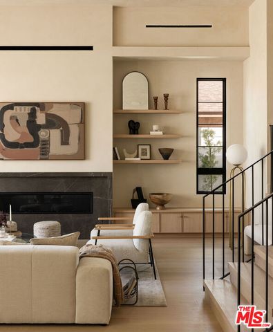 2137 Ashland Avenue, Santa Monica, CA 90405