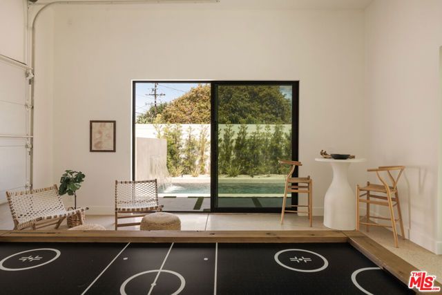 2137 Ashland Avenue, Santa Monica, CA 90405