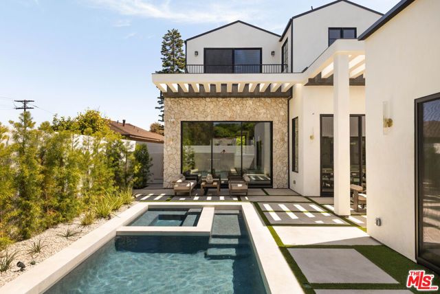 2137 Ashland Avenue, Santa Monica, CA 90405