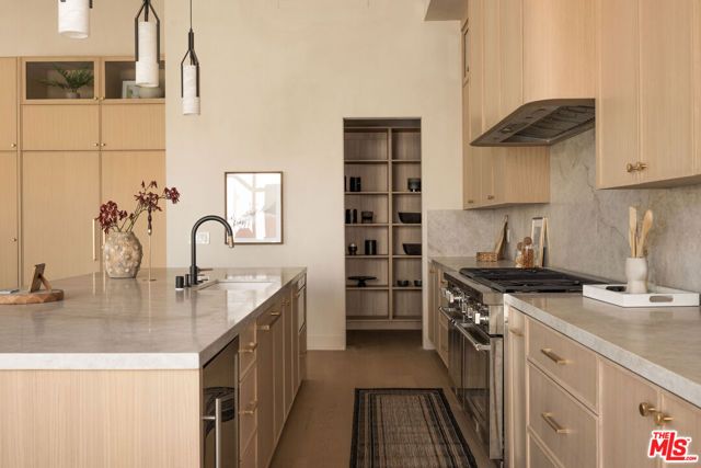 2137 Ashland Avenue, Santa Monica, CA 90405