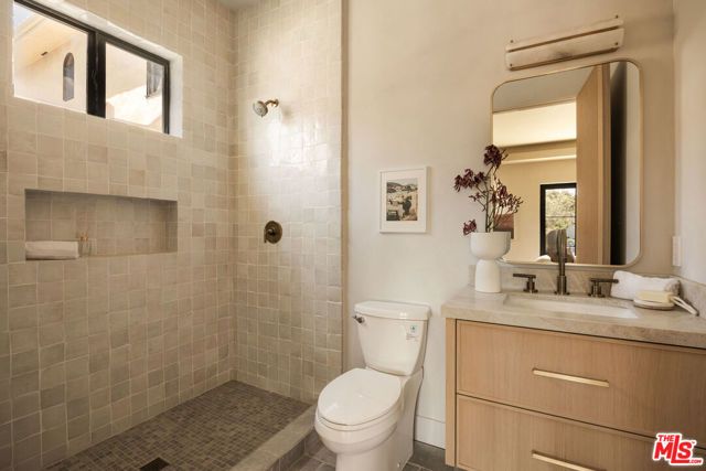2137 Ashland Avenue, Santa Monica, CA 90405