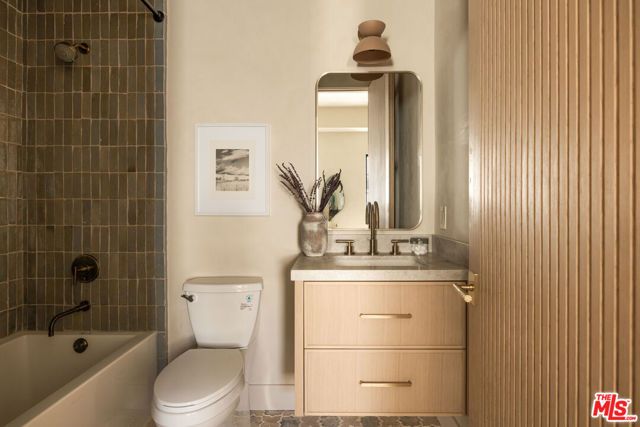 2137 Ashland Avenue, Santa Monica, CA 90405