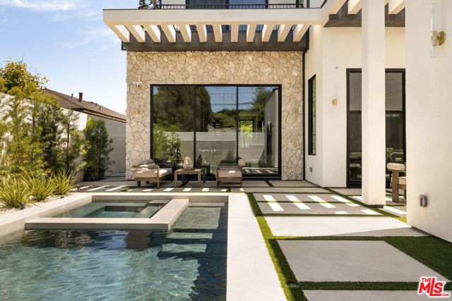 2137 Ashland Avenue, Santa Monica, CA 90405