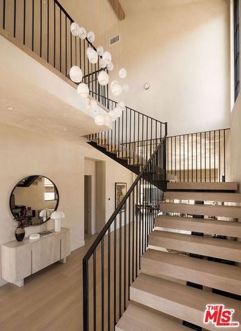 2137 Ashland Avenue, Santa Monica, CA 90405