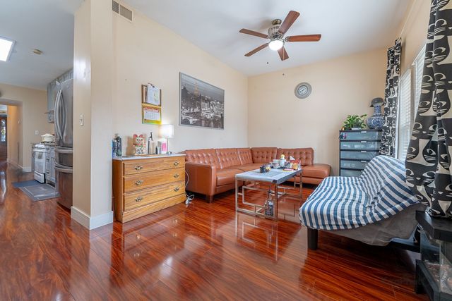 2728 W 39th Place, Chicago, IL 60632