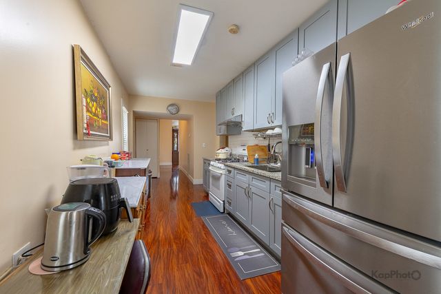 2728 W 39th Place, Chicago, IL 60632