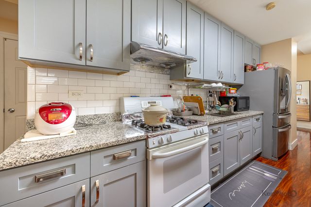 2728 W 39th Place, Chicago, IL 60632