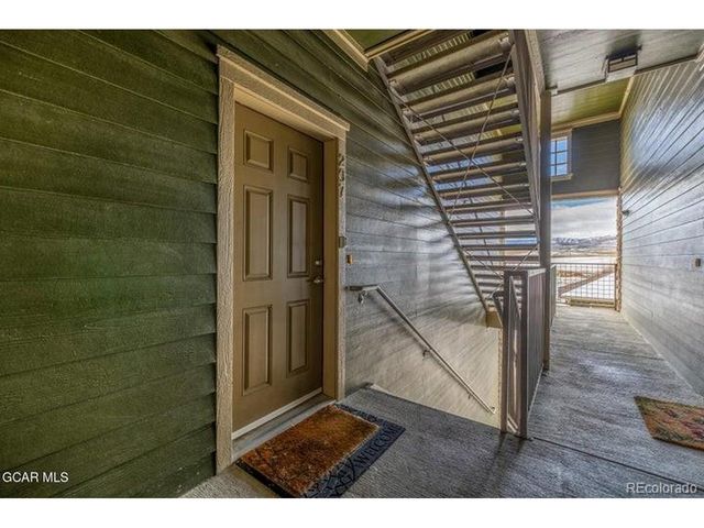 160 Village Rd F207, Granby, CO 80446