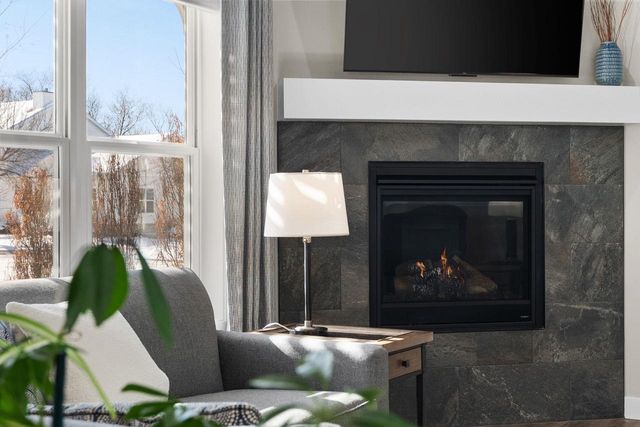 108 Drumlin Circle, Oregon, WI 53575