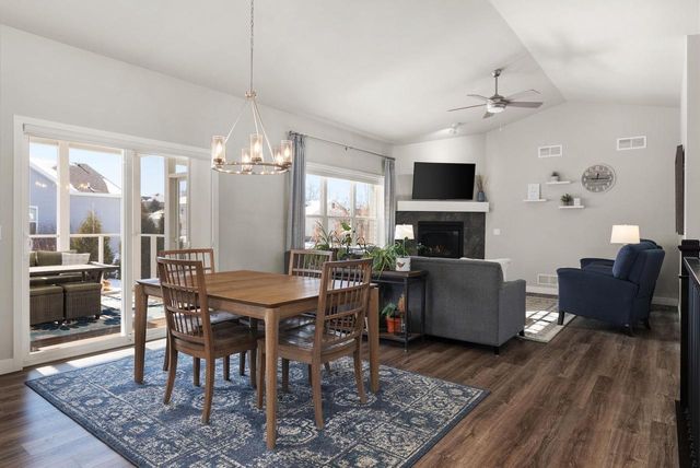 108 Drumlin Circle, Oregon, WI 53575