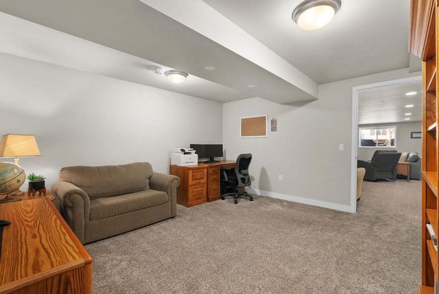 108 Drumlin Circle, Oregon, WI 53575