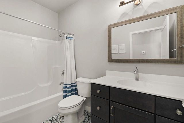 108 Drumlin Circle, Oregon, WI 53575