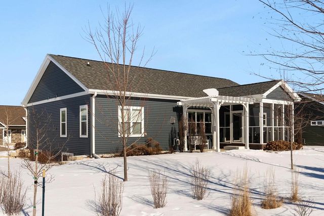 108 Drumlin Circle, Oregon, WI 53575