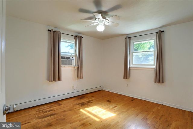 101 RAYPAULA DR, Shrewsbury, PA 17361
