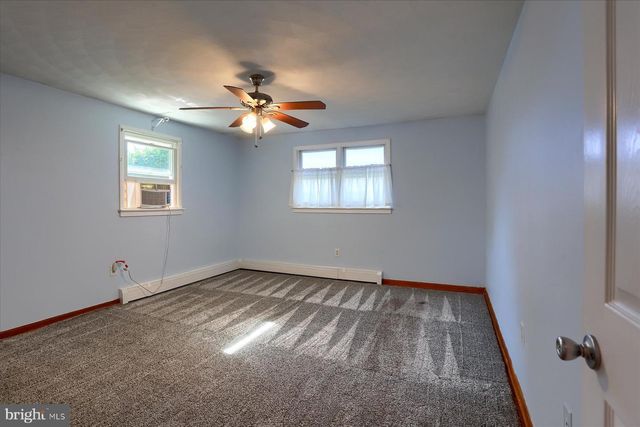 101 RAYPAULA DR, Shrewsbury, PA 17361