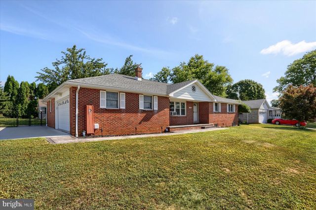 101 RAYPAULA DR, Shrewsbury, PA 17361