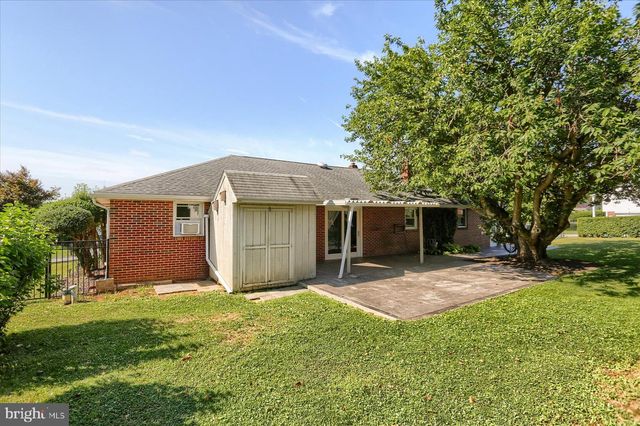 101 RAYPAULA DR, Shrewsbury, PA 17361