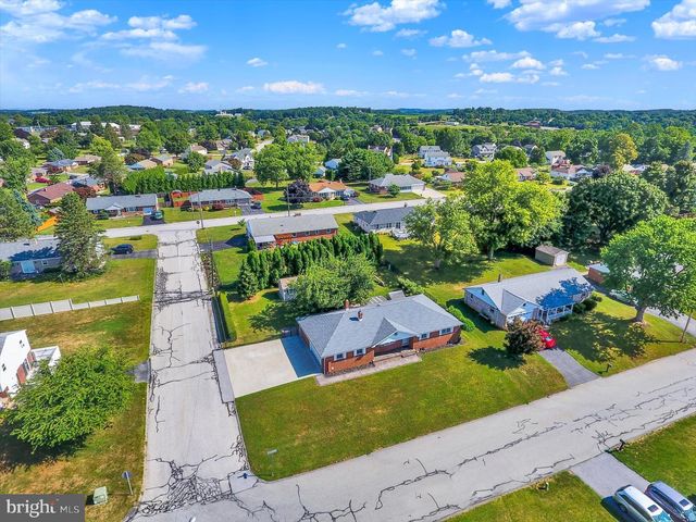 101 RAYPAULA DR, Shrewsbury, PA 17361