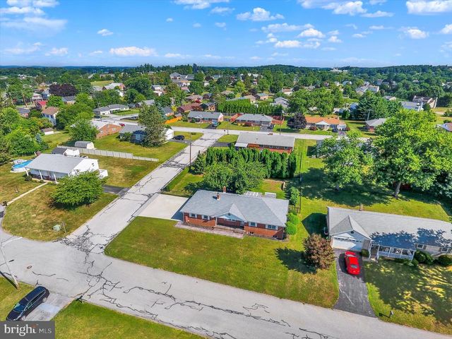 101 RAYPAULA DR, Shrewsbury, PA 17361