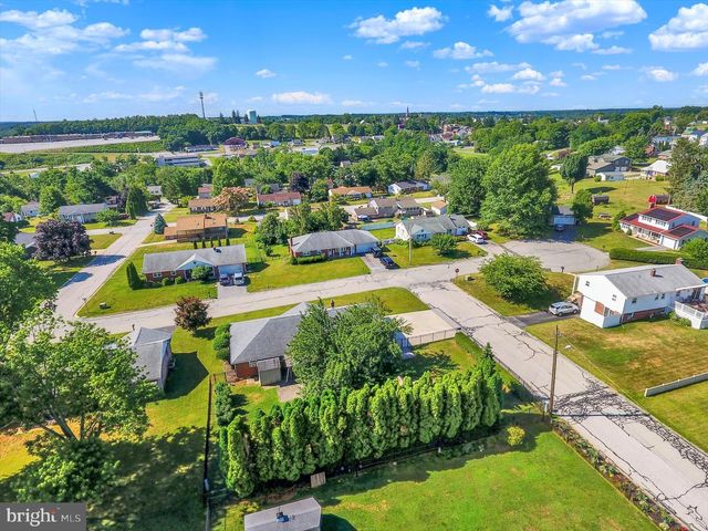 101 RAYPAULA DR, Shrewsbury, PA 17361