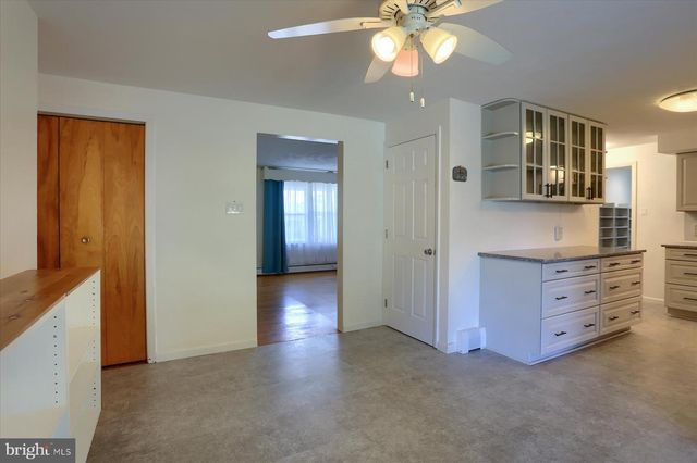 101 RAYPAULA DR, Shrewsbury, PA 17361