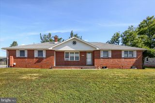 101 RAYPAULA DR, Shrewsbury, PA 17361