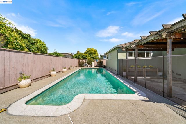 347 Anza Way, San Leandro, CA 94578