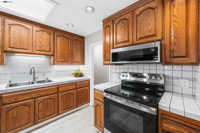 347 Anza Way, San Leandro, CA 94578
