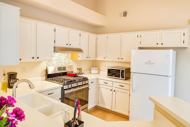 541 Samuel Way, Sacramento, CA 95838