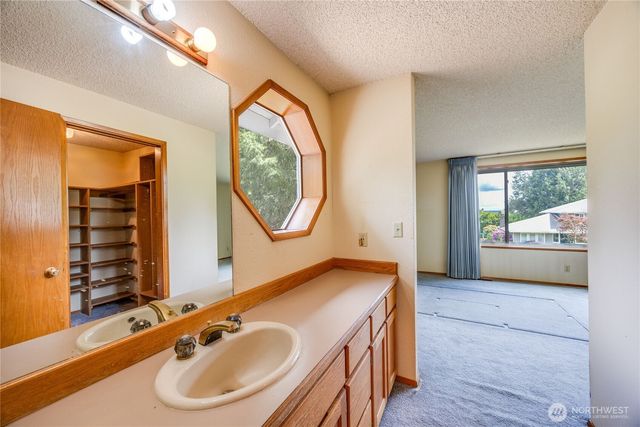 4989 NW Francis Drive, Silverdale, WA 98383