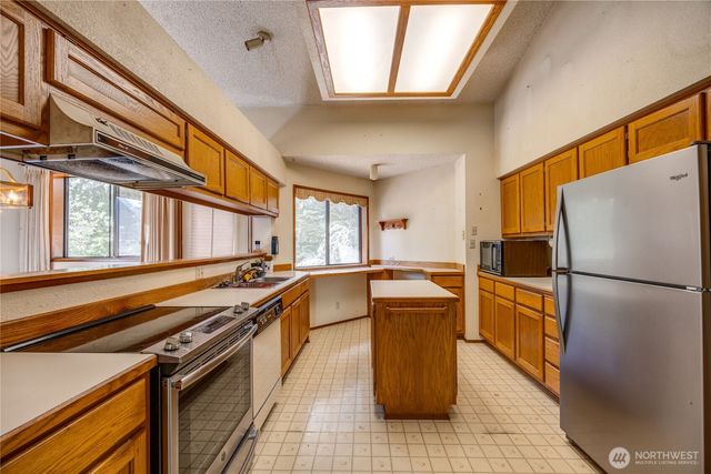 4989 NW Francis Drive, Silverdale, WA 98383