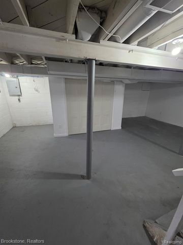 15496 Minock Street, Detroit, MI 48223