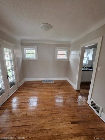 15496 Minock Street, Detroit, MI 48223