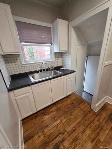 15496 Minock Street, Detroit, MI 48223