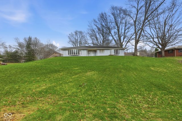 2226 Lake Drive, Anderson, IN 46012