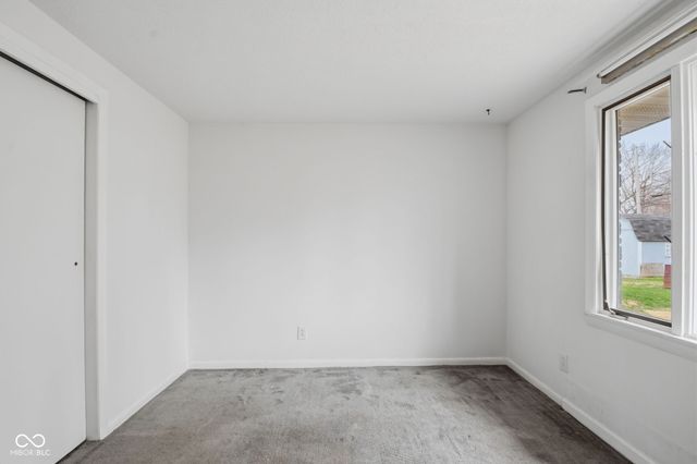 2226 Lake Drive, Anderson, IN 46012