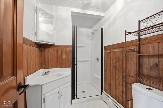 2226 Lake Drive, Anderson, IN 46012