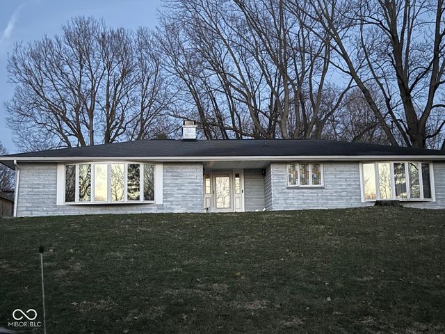 2226 Lake Drive, Anderson, IN 46012