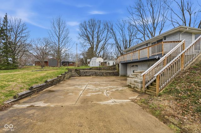 2226 Lake Drive, Anderson, IN 46012