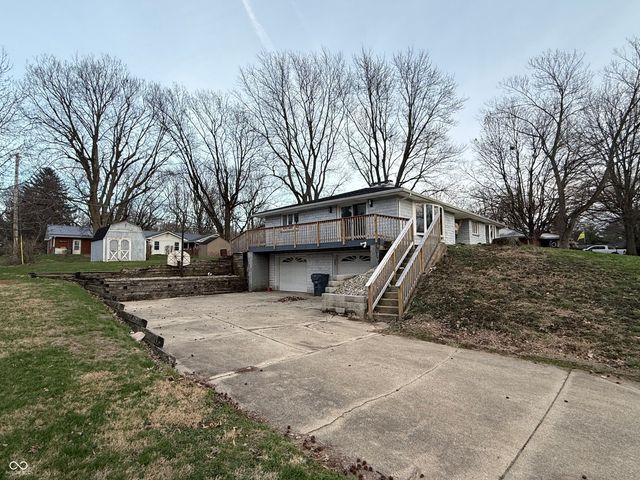 2226 Lake Drive, Anderson, IN 46012